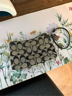 Coach Signature Black and Beige Wristlet